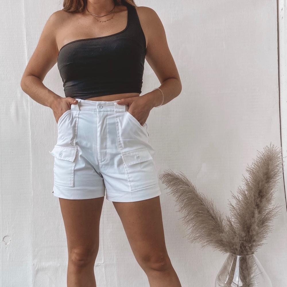 High Waisted Cargo Shorts 🤍